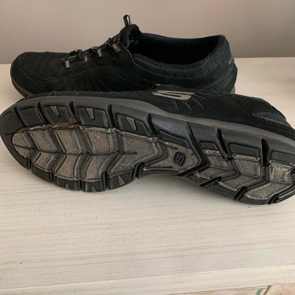 Shoes - Picture 3 of 4